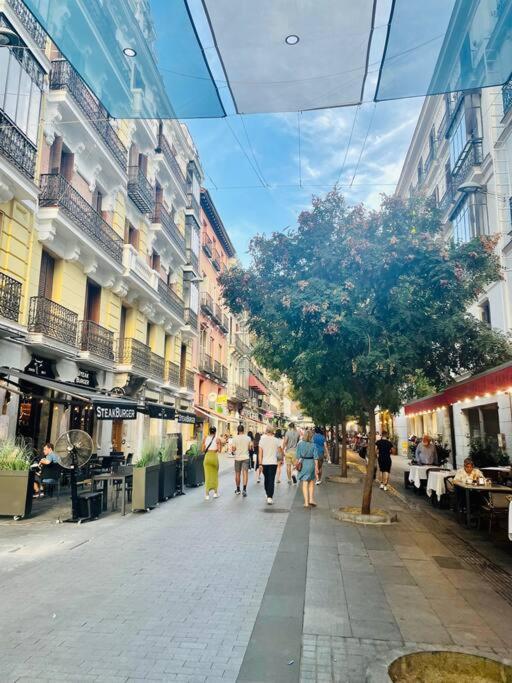 Apartments Plaza Callao Madrid Exterior foto